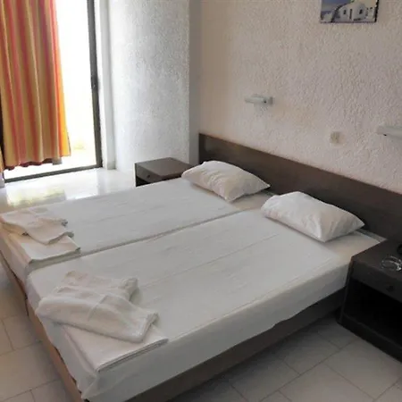 Flora Hotell 2*